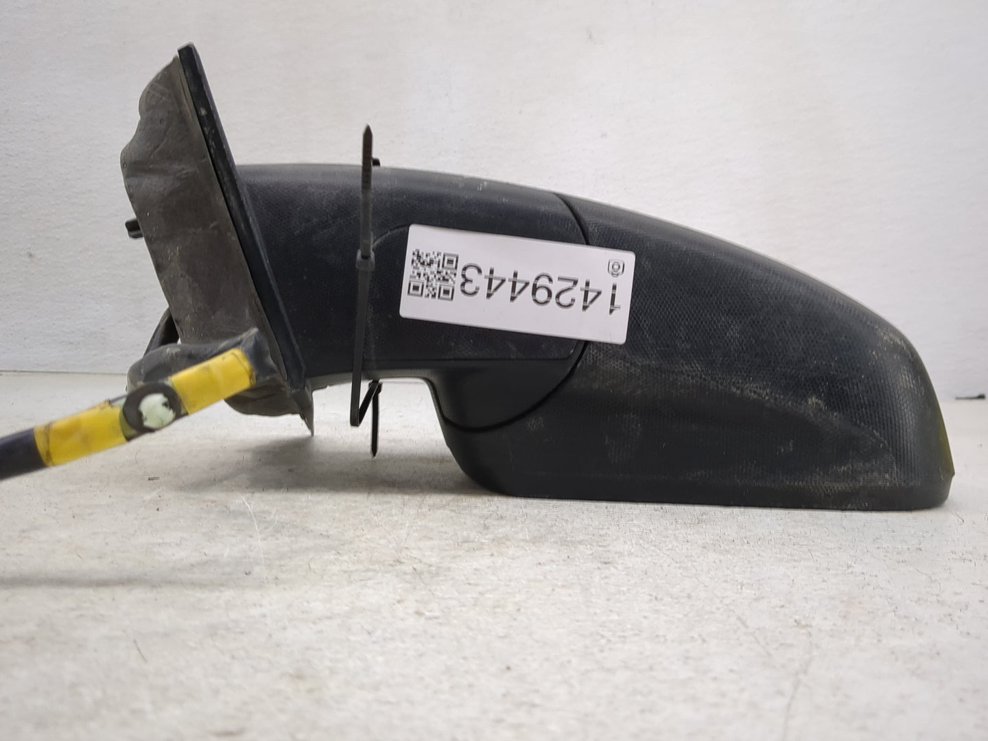 2010-2011 Chevrolet Equinox Driver Side View Mirror - Left Door Mirror OEM Used - Oemusedautoparts1.com