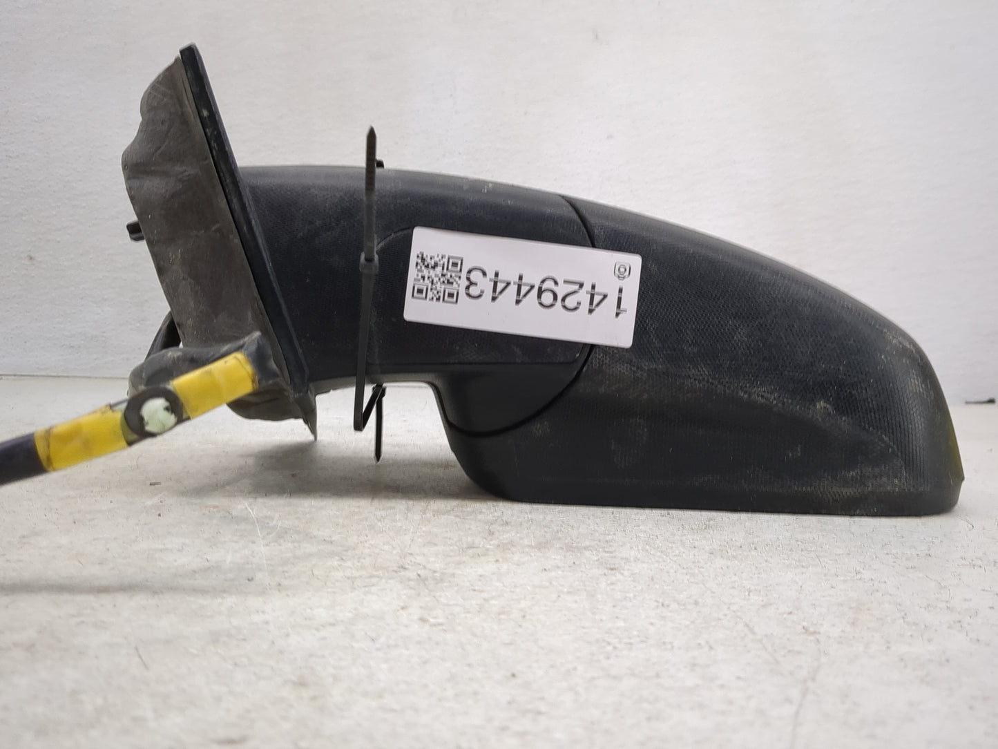 2010-2011 Chevrolet Equinox Driver Side View Mirror - Left Door Mirror OEM Used - Oemusedautoparts1.com