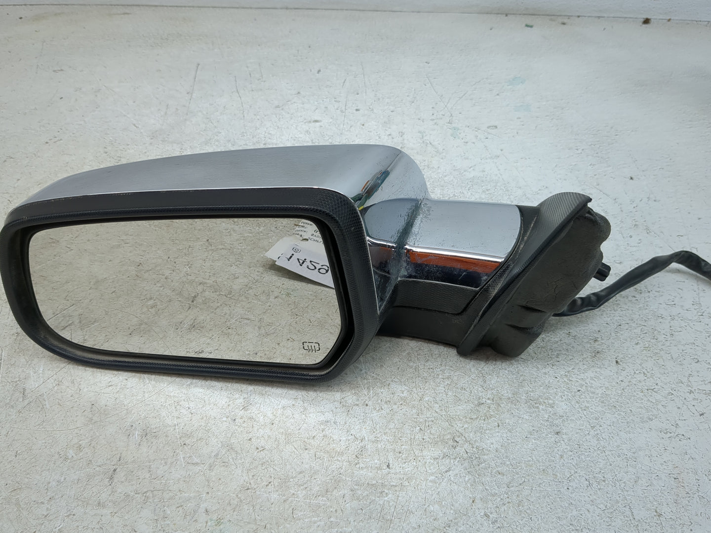 2010-2011 Chevrolet Equinox Driver Side View Mirror - Left Door Mirror OEM Used - Oemusedautoparts1.com