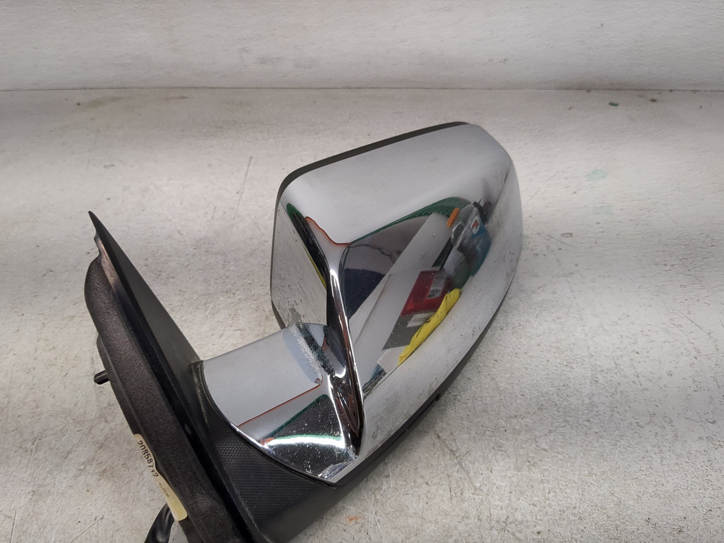 2010-2011 Chevrolet Equinox Driver Side View Mirror - Left Door Mirror OEM Used - Oemusedautoparts1.com