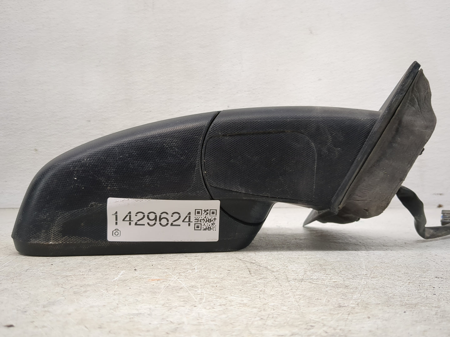 2010-2011 Chevrolet Equinox Passenger Side View Mirror - Right Door Mirror OEM Used - Oemusedautoparts1.com