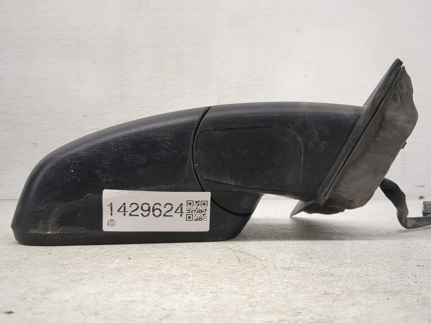 2010-2011 Chevrolet Equinox Passenger Side View Mirror - Right Door Mirror OEM Used - Oemusedautoparts1.com