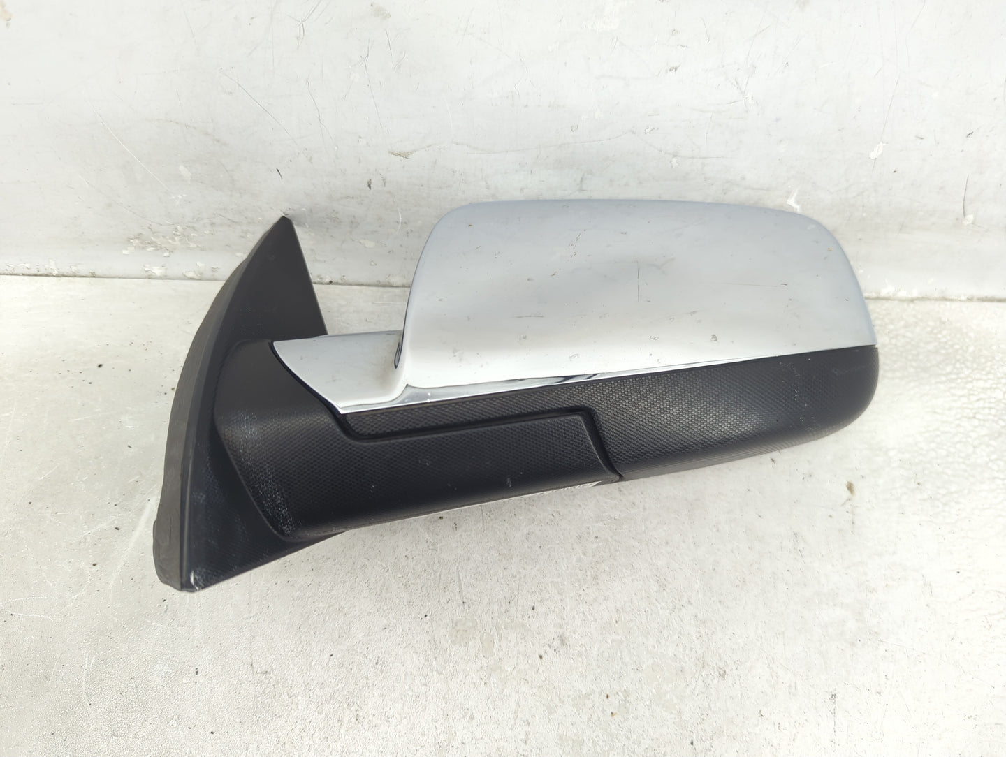 2010-2011 Chevrolet Equinox Driver Side View Mirror - Left Door Mirror OEM Used - Oemusedautoparts1.com