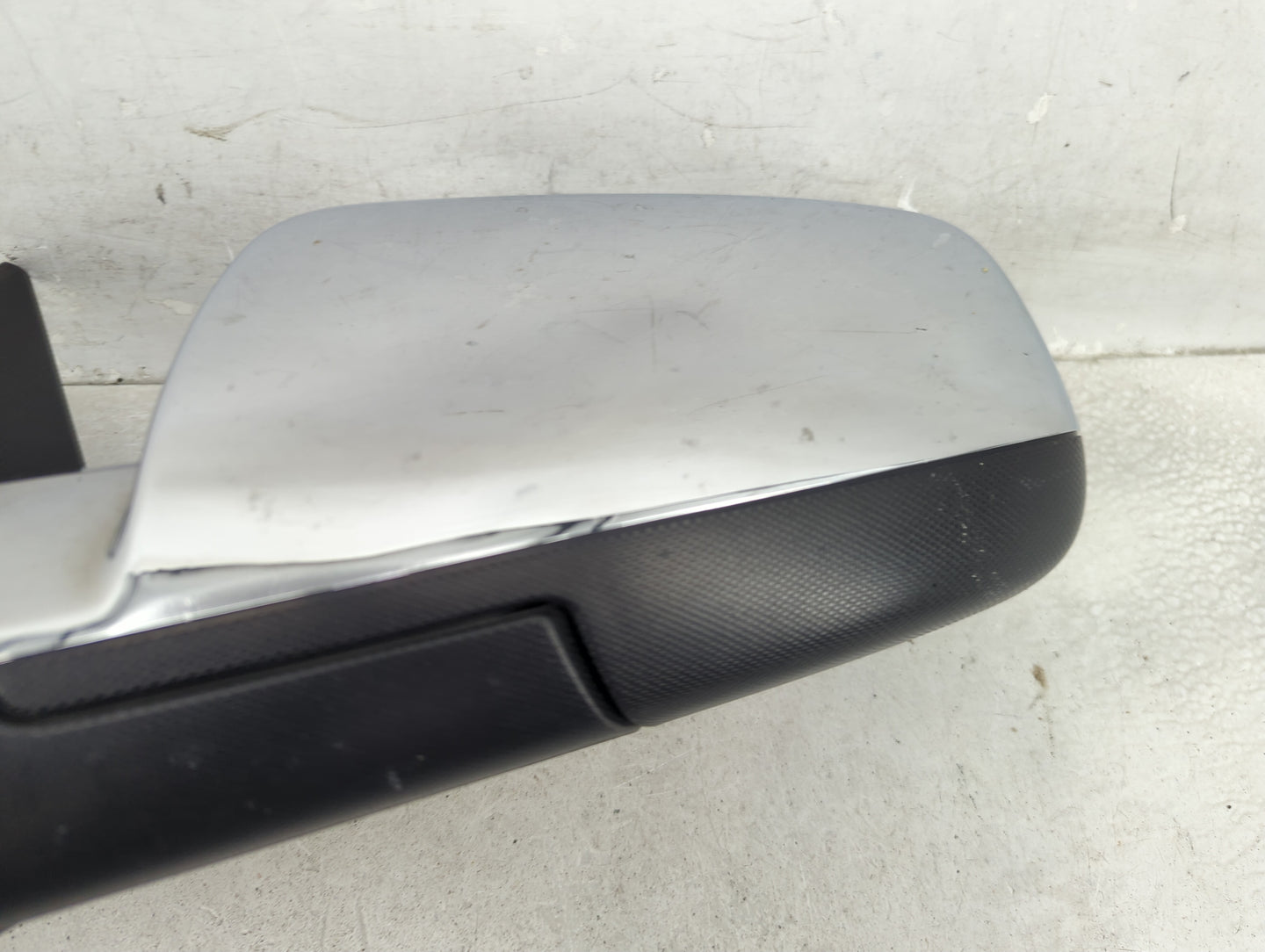 2010-2011 Chevrolet Equinox Driver Side View Mirror - Left Door Mirror OEM Used - Oemusedautoparts1.com