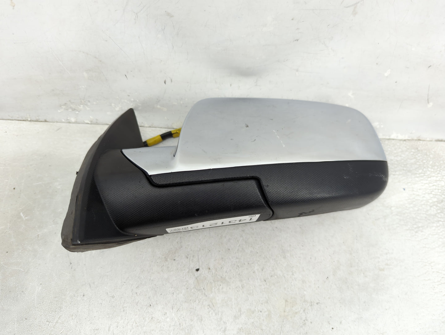 2010-2011 Chevrolet Equinox Driver Side View Mirror - Left Door Mirror OEM Used - Oemusedautoparts1.com