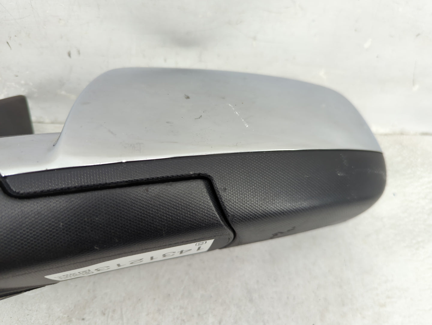 2010-2011 Chevrolet Equinox Driver Side View Mirror - Left Door Mirror OEM Used - Oemusedautoparts1.com