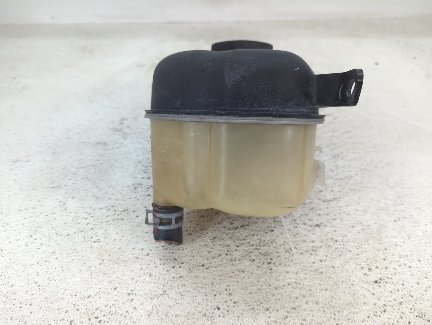 2010 Chevrolet Equinox Radiator Coolant Overflow Expansion Tank Bottle 1432006 - Oemusedautoparts1.com