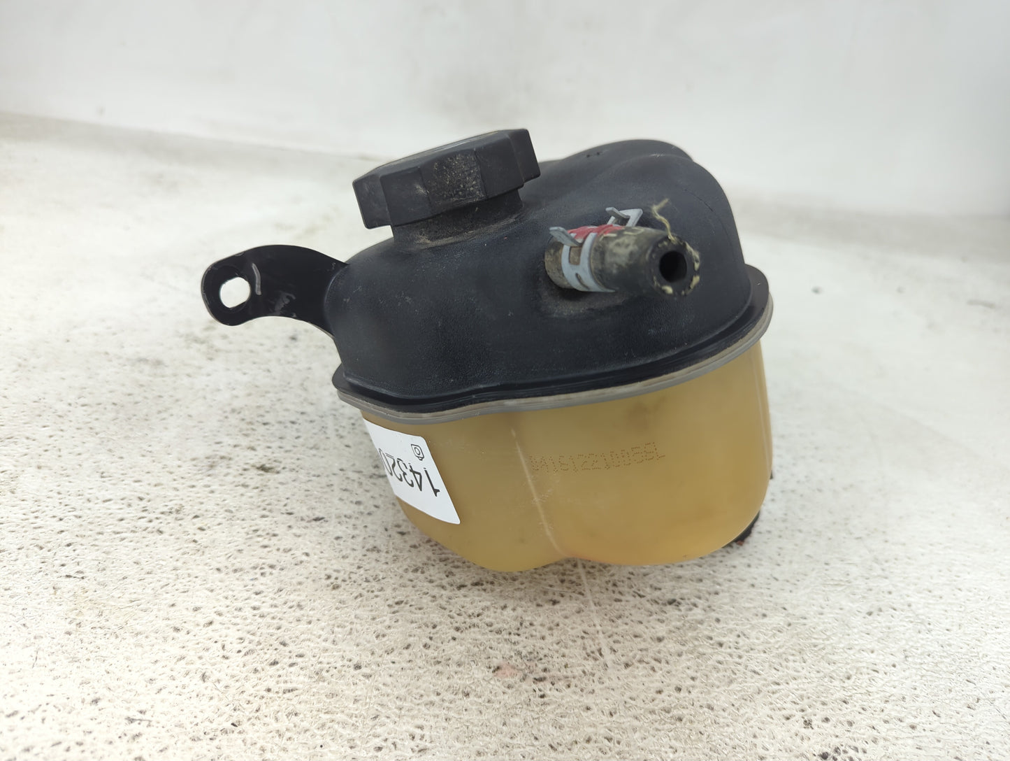 2010 Chevrolet Equinox Radiator Coolant Overflow Expansion Tank Bottle 1432006 - Oemusedautoparts1.com