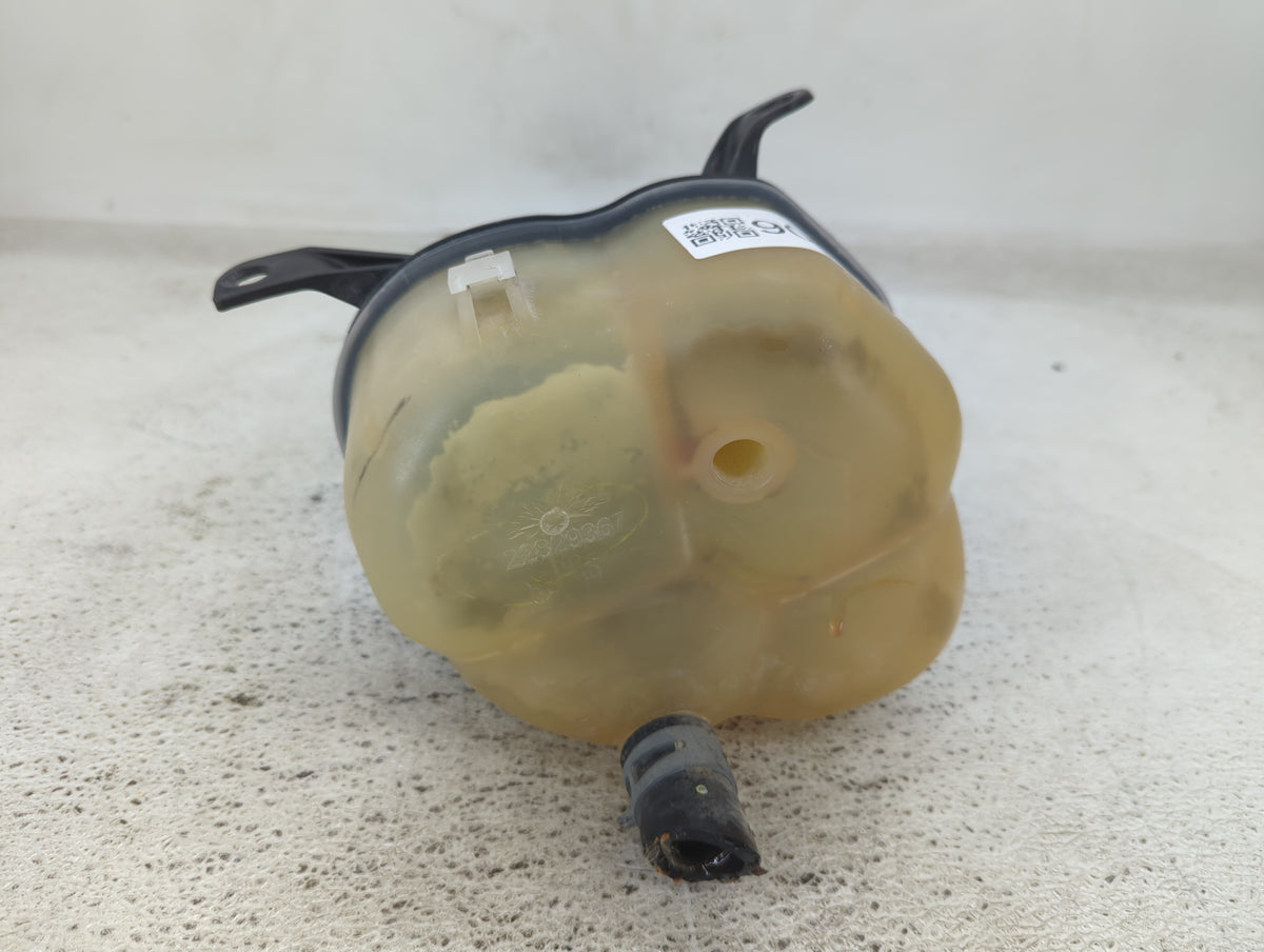 2010 Chevrolet Equinox Radiator Coolant Overflow Expansion Tank Bottle 1432006 - Oemusedautoparts1.com