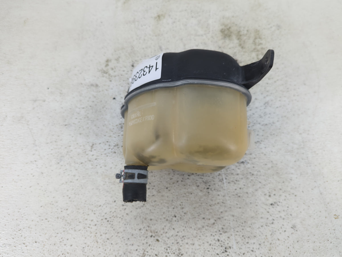 2010 Chevrolet Equinox Radiator Coolant Overflow Expansion Tank Bottle 1432398 - Oemusedautoparts1.com