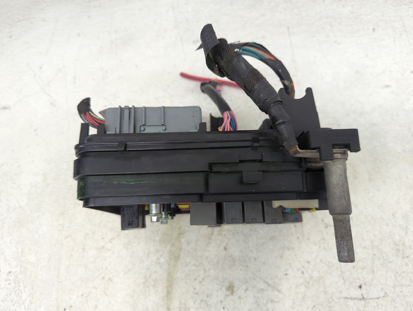 2010 Chevrolet Equinox Fusebox Fuse Box Panel Relay Module P/N:20848337 Fits OEM Used Auto Parts - Oemusedautoparts1.com
