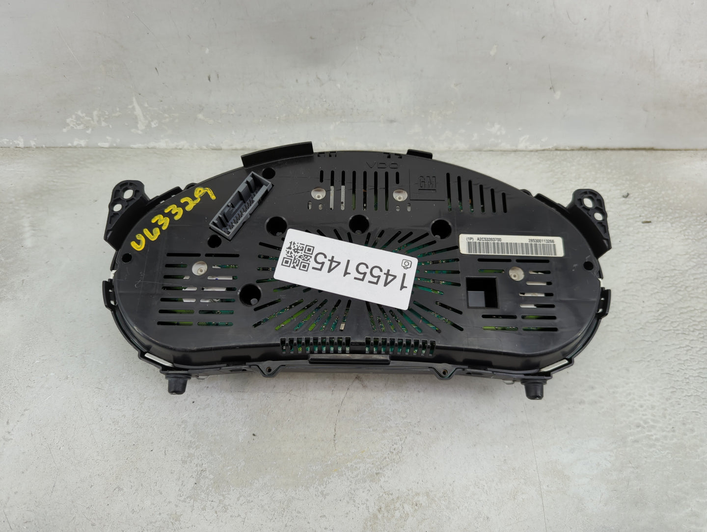 2010 Chevrolet Equinox Instrument Cluster Speedometer Gauges P/N:20919738 Miles: Fits OEM Used Auto Parts - Oemusedautoparts