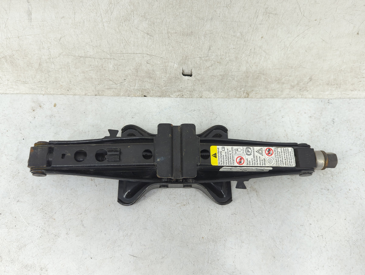 2010 Chevrolet Equinox Spare Scissor Car Jack Black 1460152 - Oemusedautoparts1.com