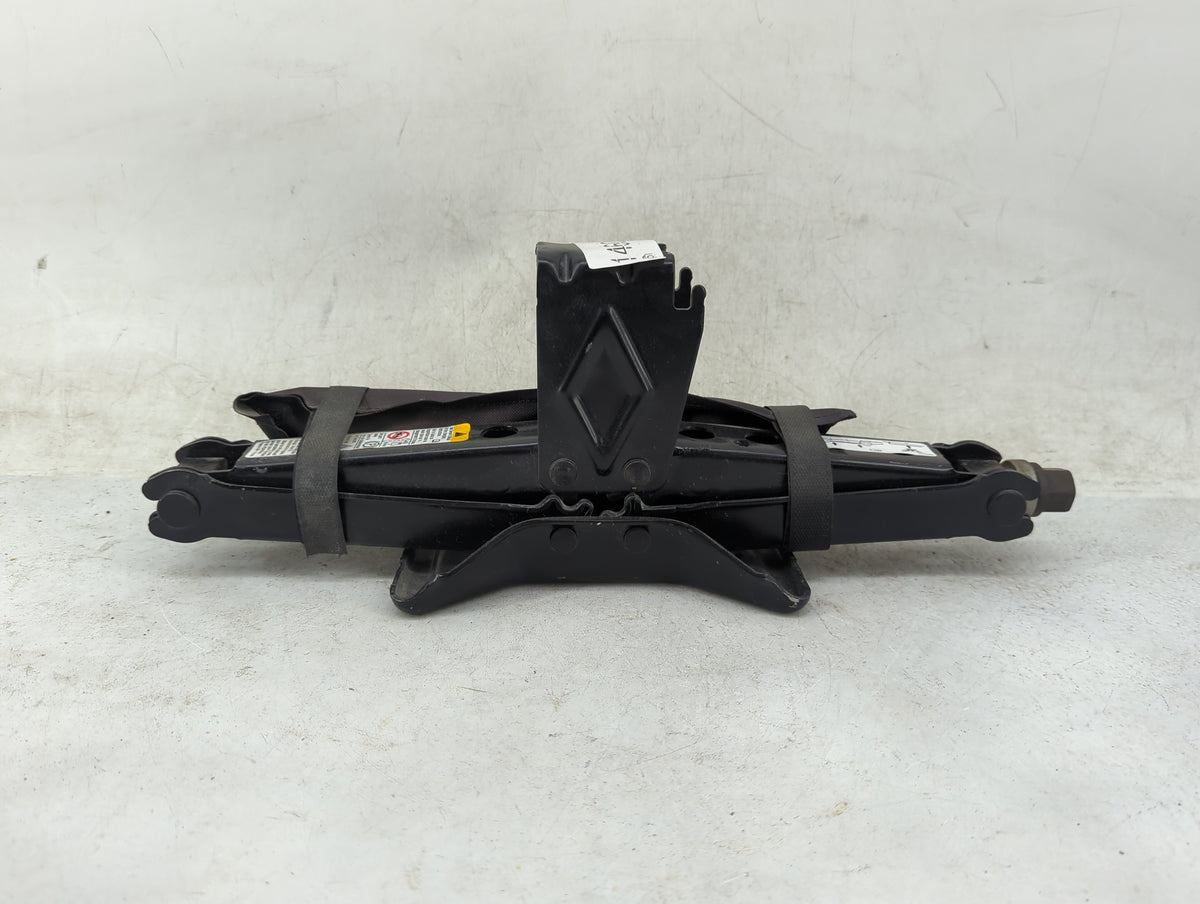 2010 Chevrolet Equinox Spare Scissor Car Jack Black 1460230 - Oemusedautoparts1.com