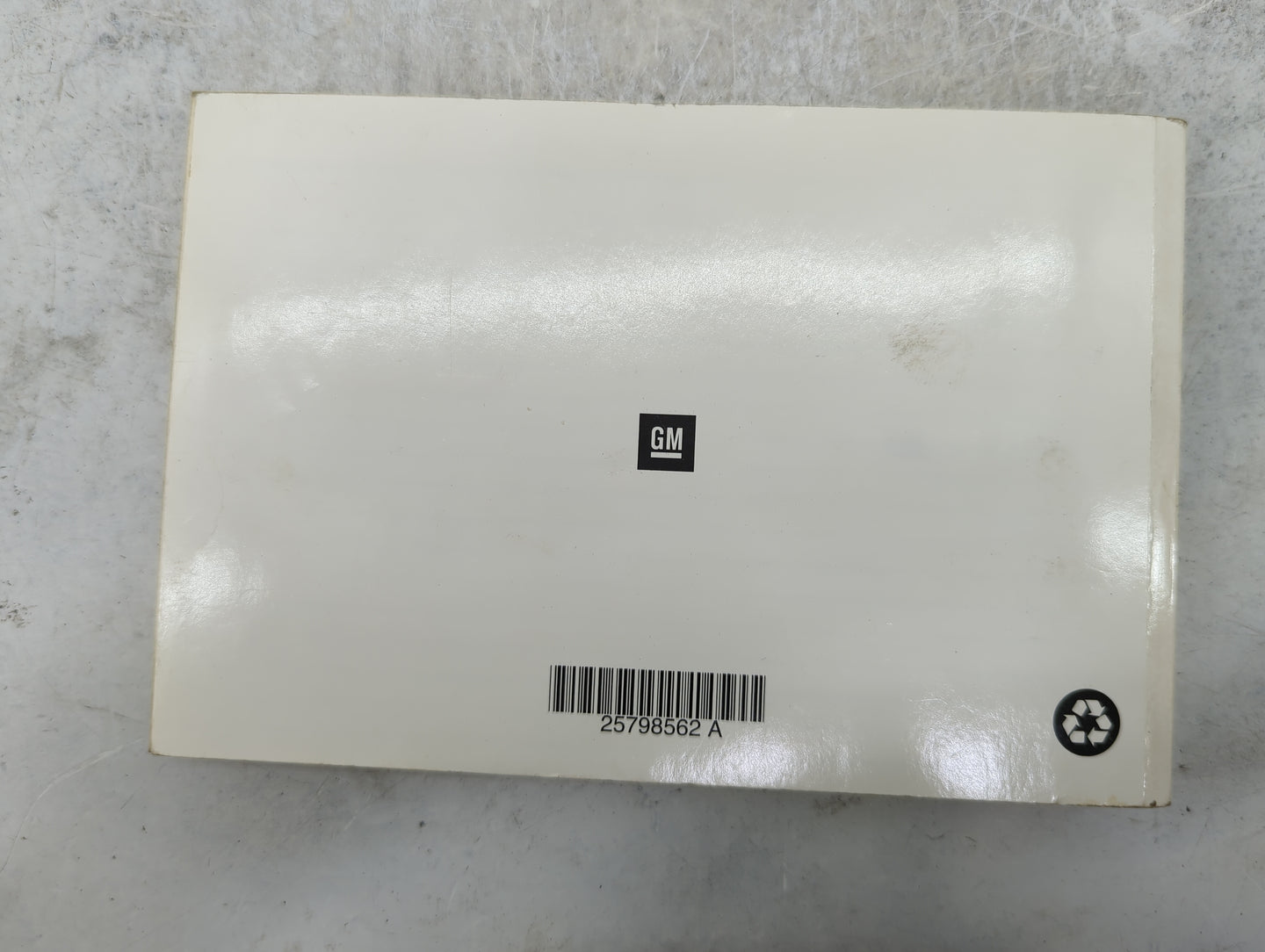 2010 Chevrolet Equinox Owners Manual Book Guide P/N:25798562 OEM Used Auto Parts - Oemusedautoparts1.com
