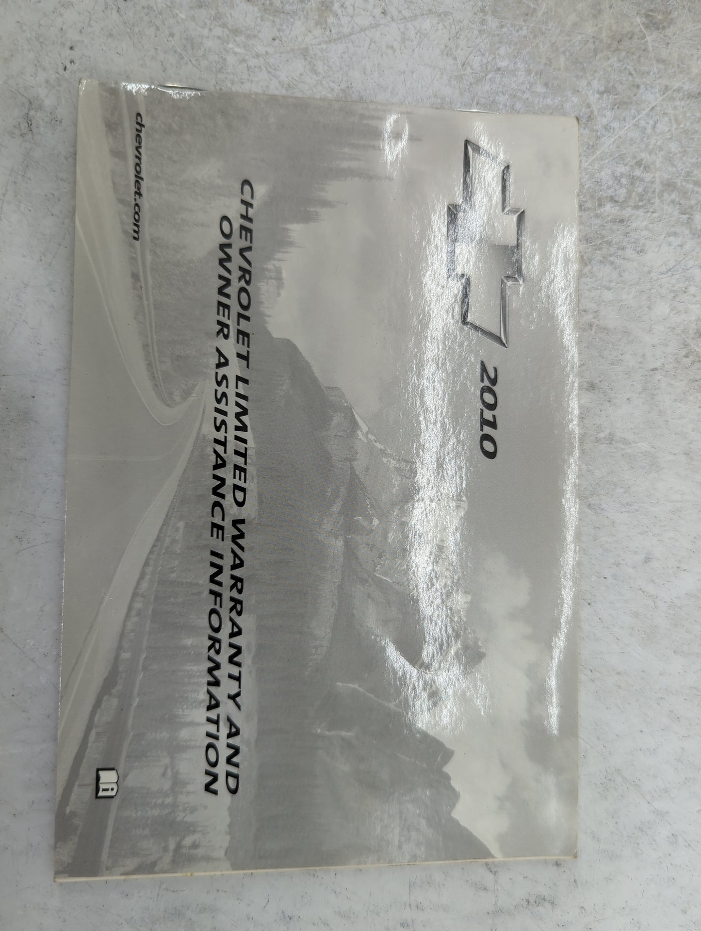 2010 Chevrolet Equinox Owners Manual Book Guide P/N:25798562 OEM Used Auto Parts - Oemusedautoparts1.com