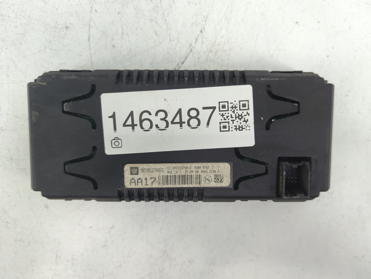 2010-2011 Chevrolet Equinox Radio AM FM Cd Player Receiver Replacement P/N:95952766G Fits Fits 2010 2011 OEM Used Auto Parts