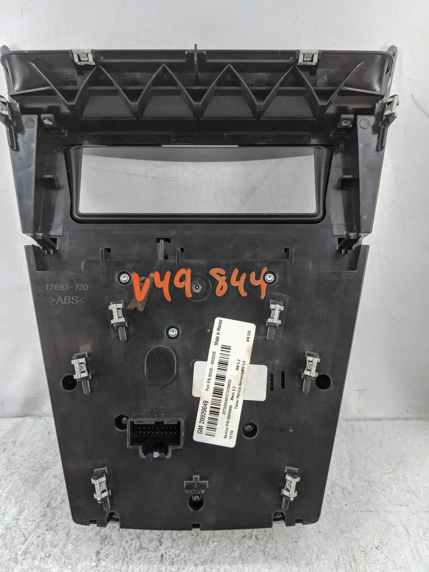 2011-2011 Chevrolet Equinox Radio Control Panel Silver - Oemusedautoparts1.com