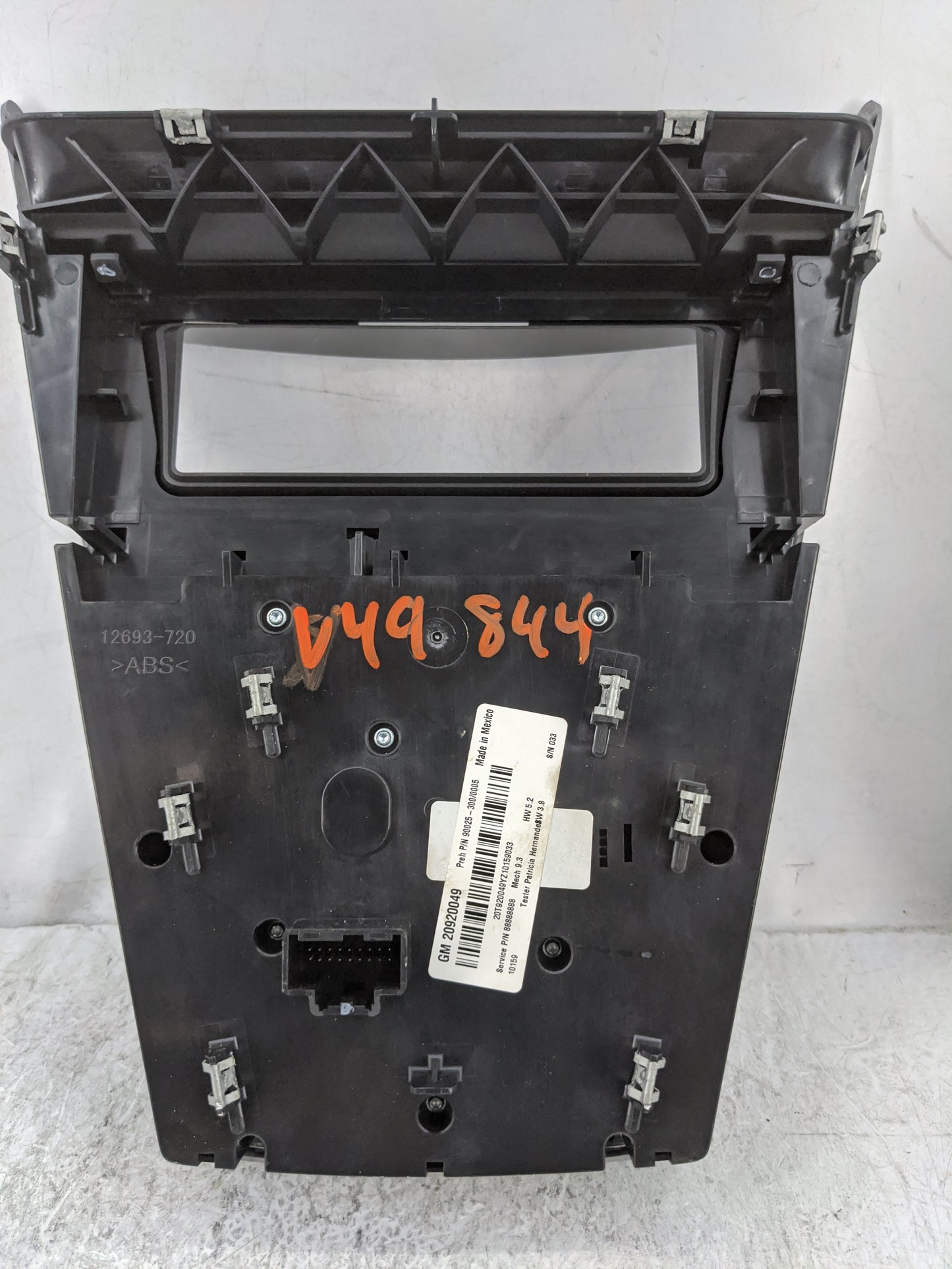 2011-2011 Chevrolet Equinox Radio Control Panel Silver - Oemusedautoparts1.com