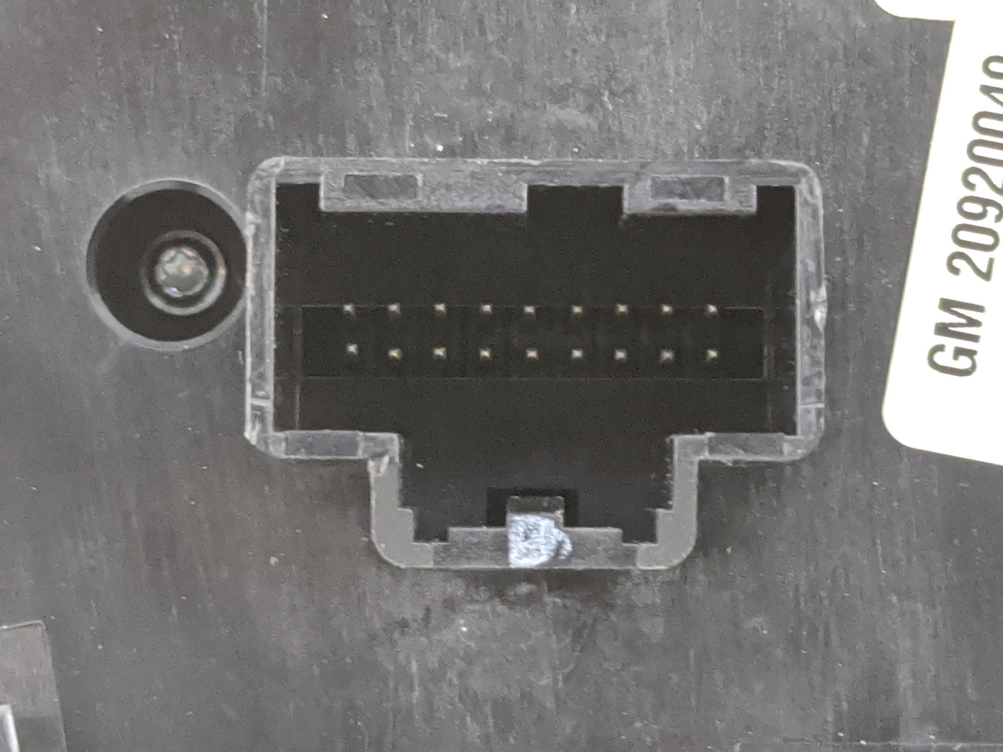 2011-2011 Chevrolet Equinox Radio Control Panel Silver - Oemusedautoparts1.com
