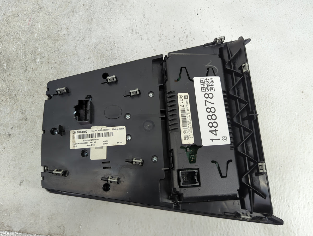 2010-2011 Chevrolet Equinox Radio Control Panel 1488878 - Oemusedautoparts1.com