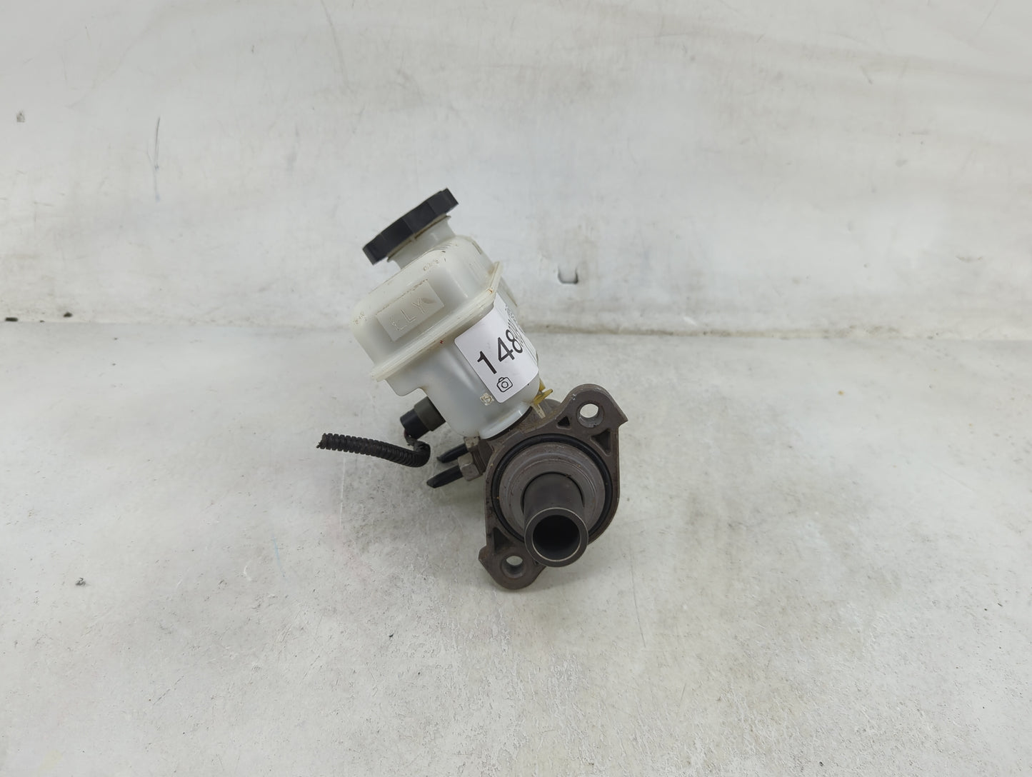 2010-2010 Chevrolet Equinox Brake Master Cylinder 1489096 - Oemusedautoparts1.com