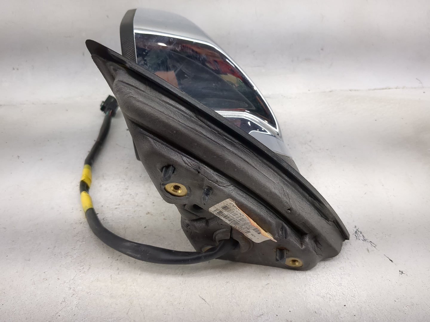 2010-2011 Chevrolet Equinox Driver Side View Mirror - Left Door Mirror OEM Used - Oemusedautoparts1.com