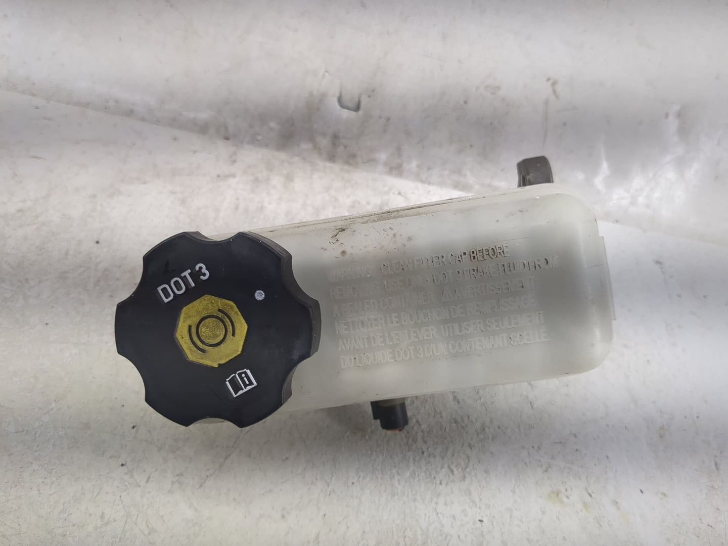2010-2010 Chevrolet Equinox Brake Master Cylinder 1498402 - Oemusedautoparts1.com