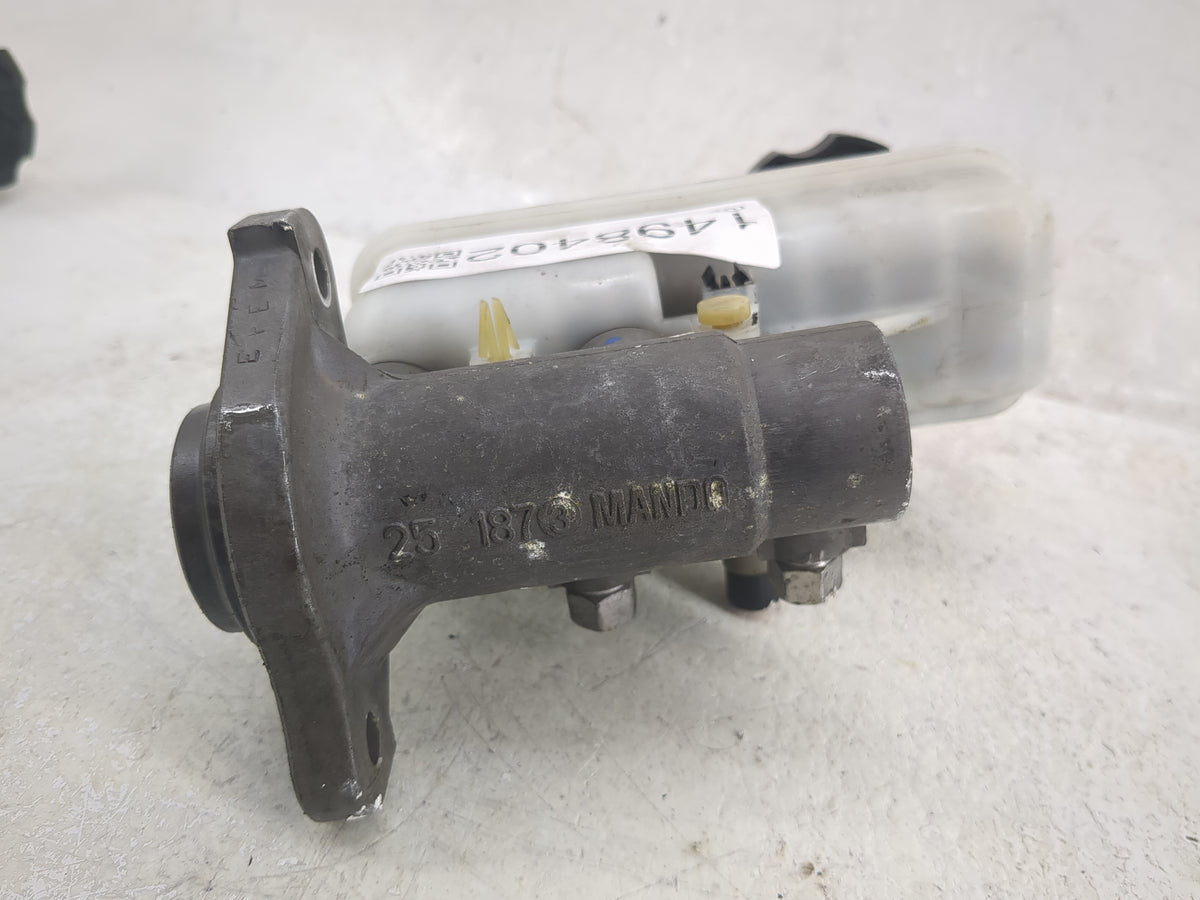 2010-2010 Chevrolet Equinox Brake Master Cylinder 1498402 - Oemusedautoparts1.com