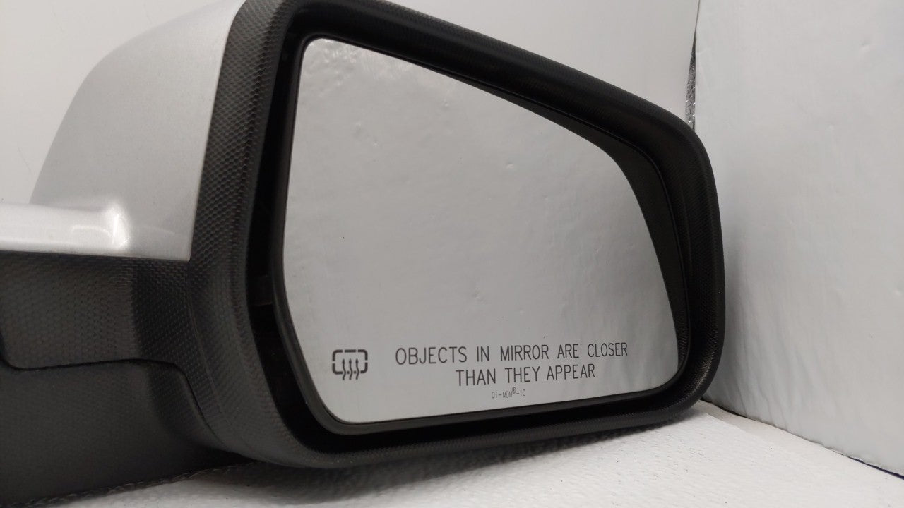 2010-2011 Chevrolet Equinox Passenger Side View Mirror - Right Door Mirror OEM Used - Oemusedautoparts1.com