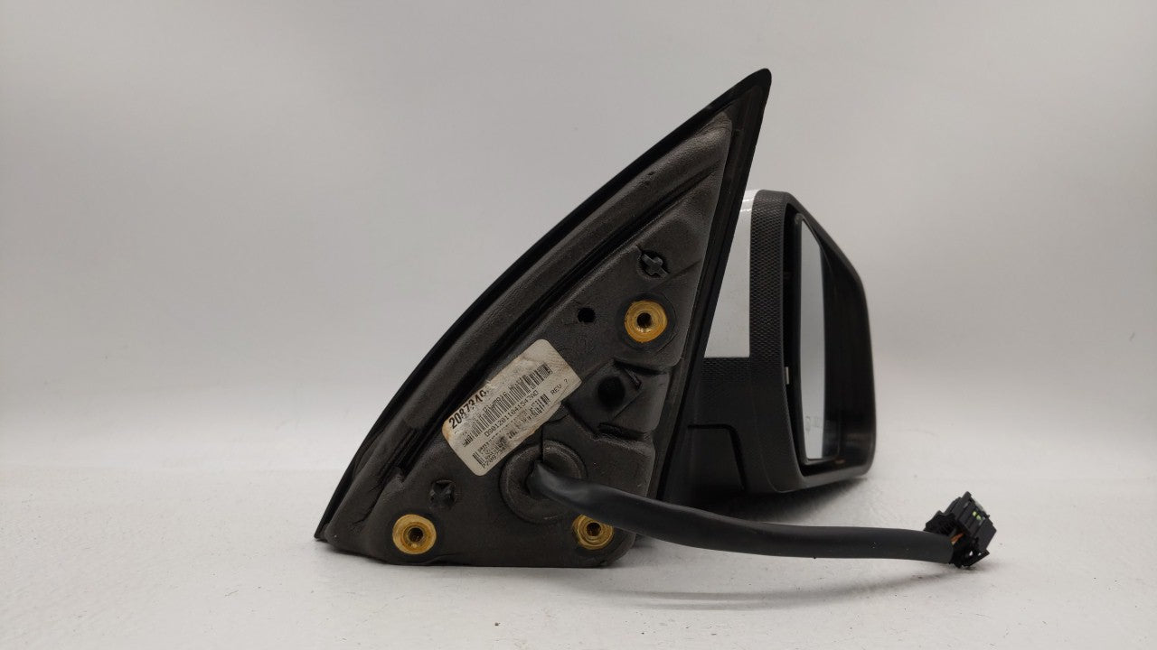 2010-2011 Chevrolet Equinox Passenger Side View Mirror - Right Door Mirror OEM Used - Oemusedautoparts1.com