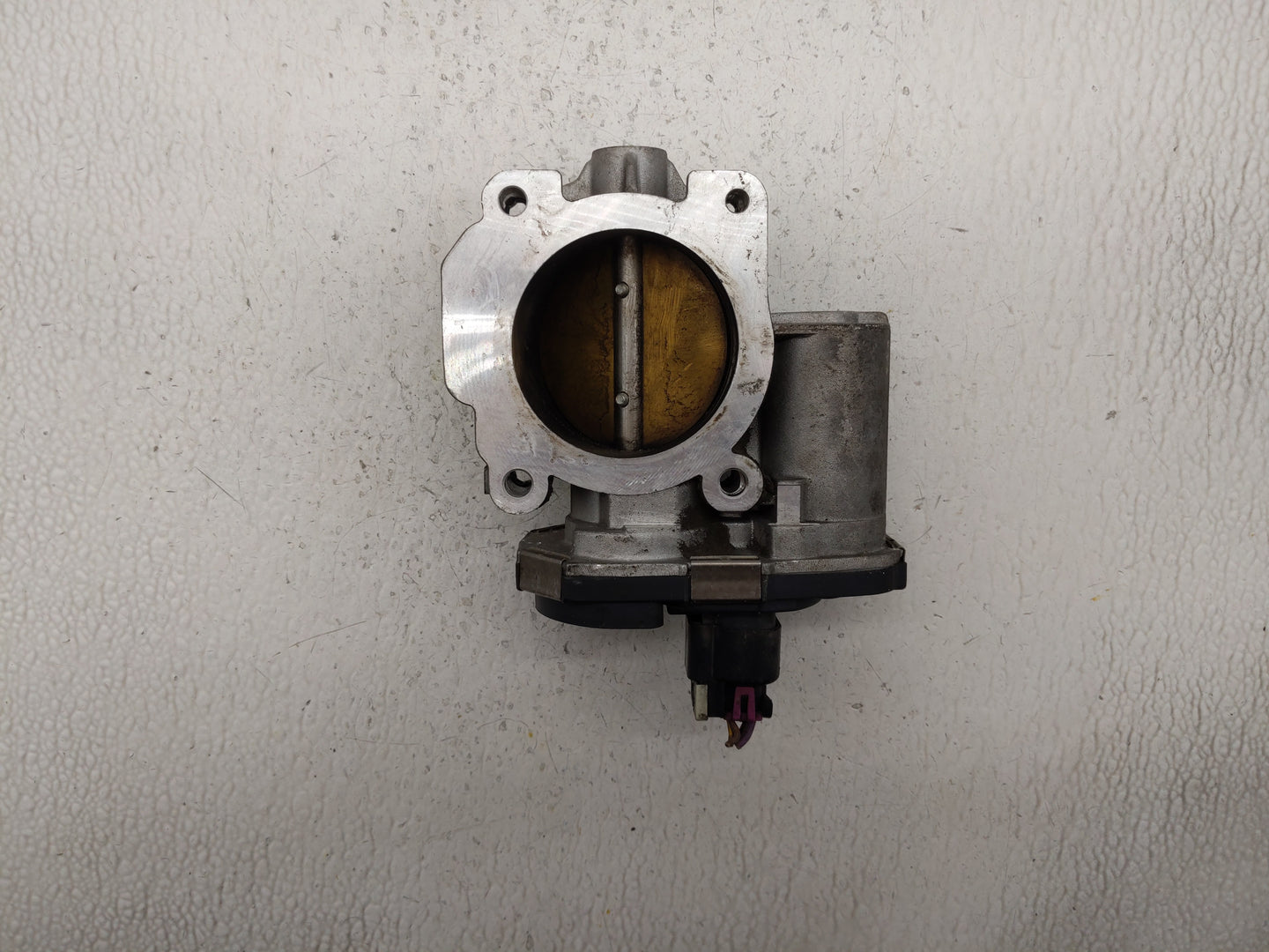 2010-2011 Chevrolet Equinox Throttle Body P/N:186AA Fits Fits 2007 2008 2009 2010 2011 2012 OEM Used Auto Parts - Oemusedaut