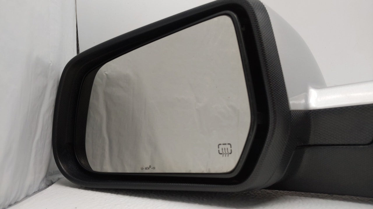 2010-2011 Chevrolet Equinox Driver Side View Mirror - Left Door Mirror OEM Used - Oemusedautoparts1.com