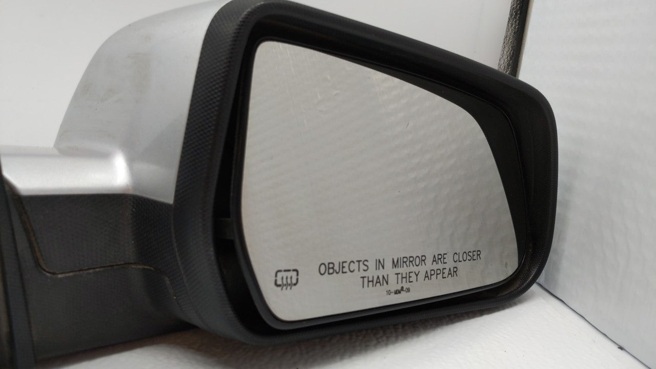 2010-2011 Chevrolet Equinox Passenger Side View Mirror - Right Door Mirror OEM Used - Oemusedautoparts1.com