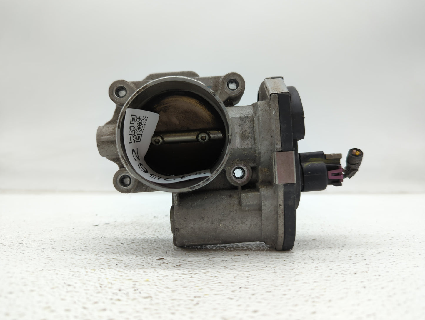 2010-2011 Chevrolet Equinox Throttle Body P/N:9B4G-9F991-A 668AA, 186AA Fits Fits 2007 2008 2009 2010 2011 2012 OEM Used Aut