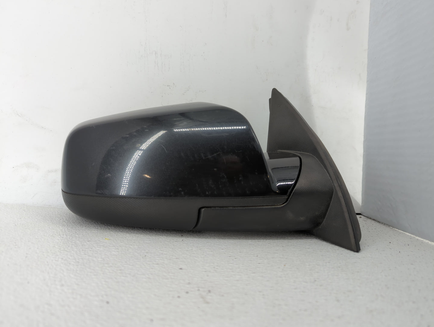 2010-2011 Chevrolet Equinox Passenger Side View Mirror - Right Door Mirror OEM Used - Oemusedautoparts1.com