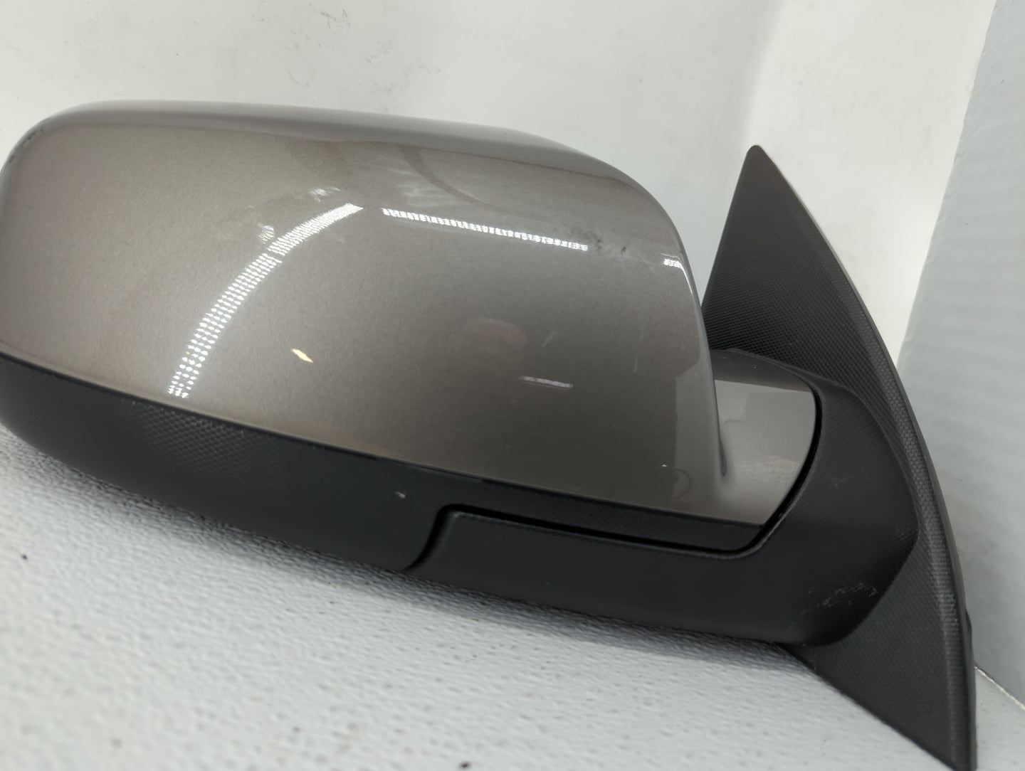 2010-2011 Chevrolet Equinox Passenger Side View Mirror - Right Door Mirror OEM Used - Oemusedautoparts1.com