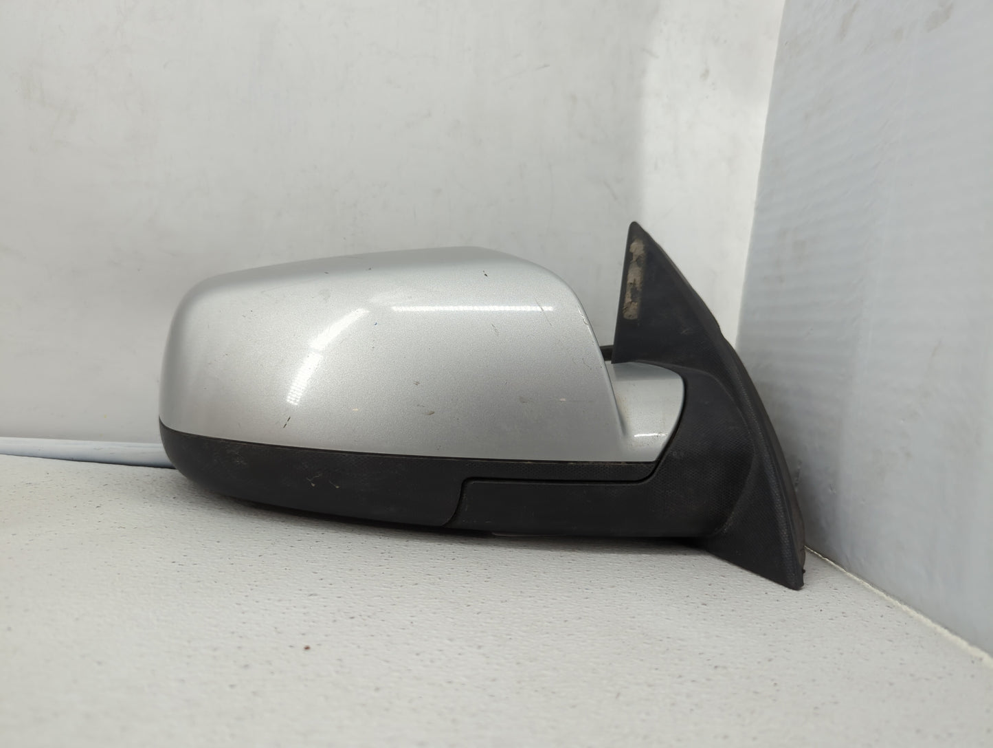 2010-2011 Chevrolet Equinox Passenger Side View Mirror - Right Door Mirror OEM Used - Oemusedautoparts1.com
