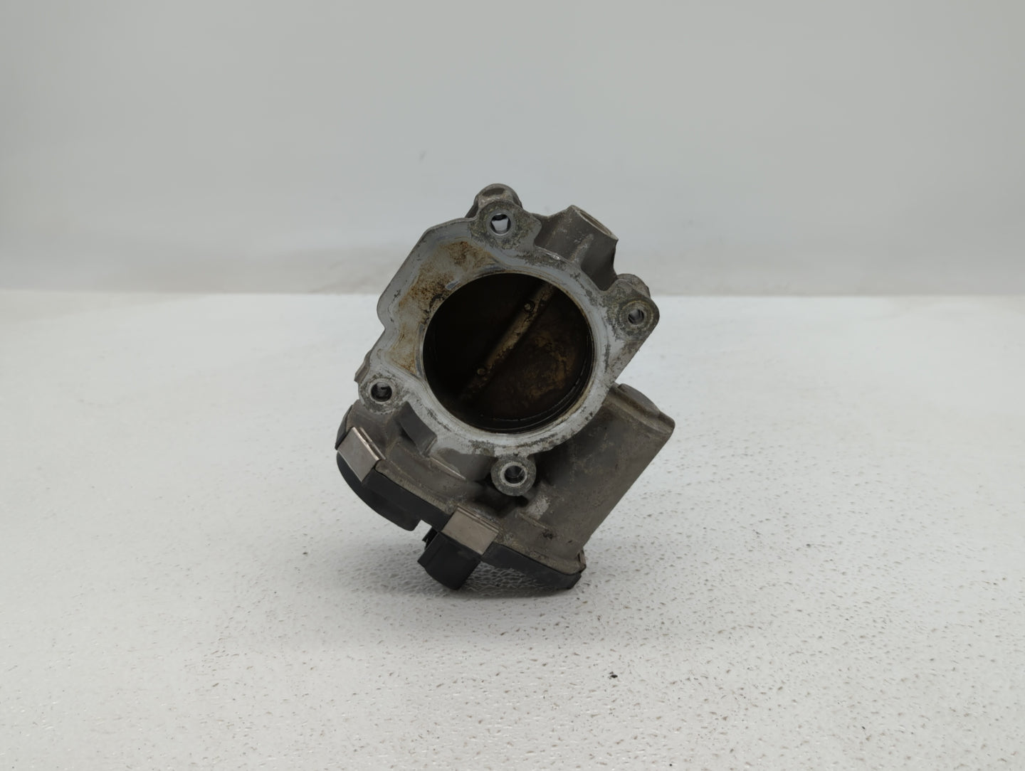 2010-2011 Chevrolet Equinox Throttle Body P/N:9B4G-9F991-A 668AA, 186AA Fits Fits 2007 2008 2009 2010 2011 2012 OEM Used Aut