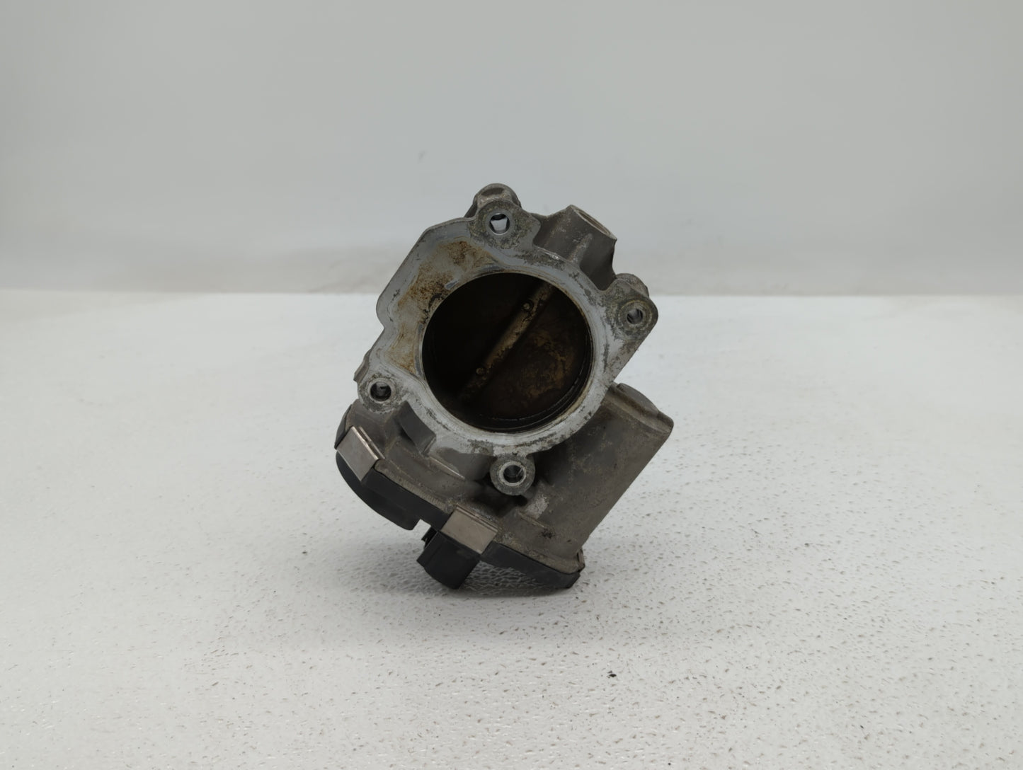 2010-2011 Chevrolet Equinox Throttle Body P/N:9B4G-9F991-A 668AA, 186AA Fits Fits 2007 2008 2009 2010 2011 2012 OEM Used Aut