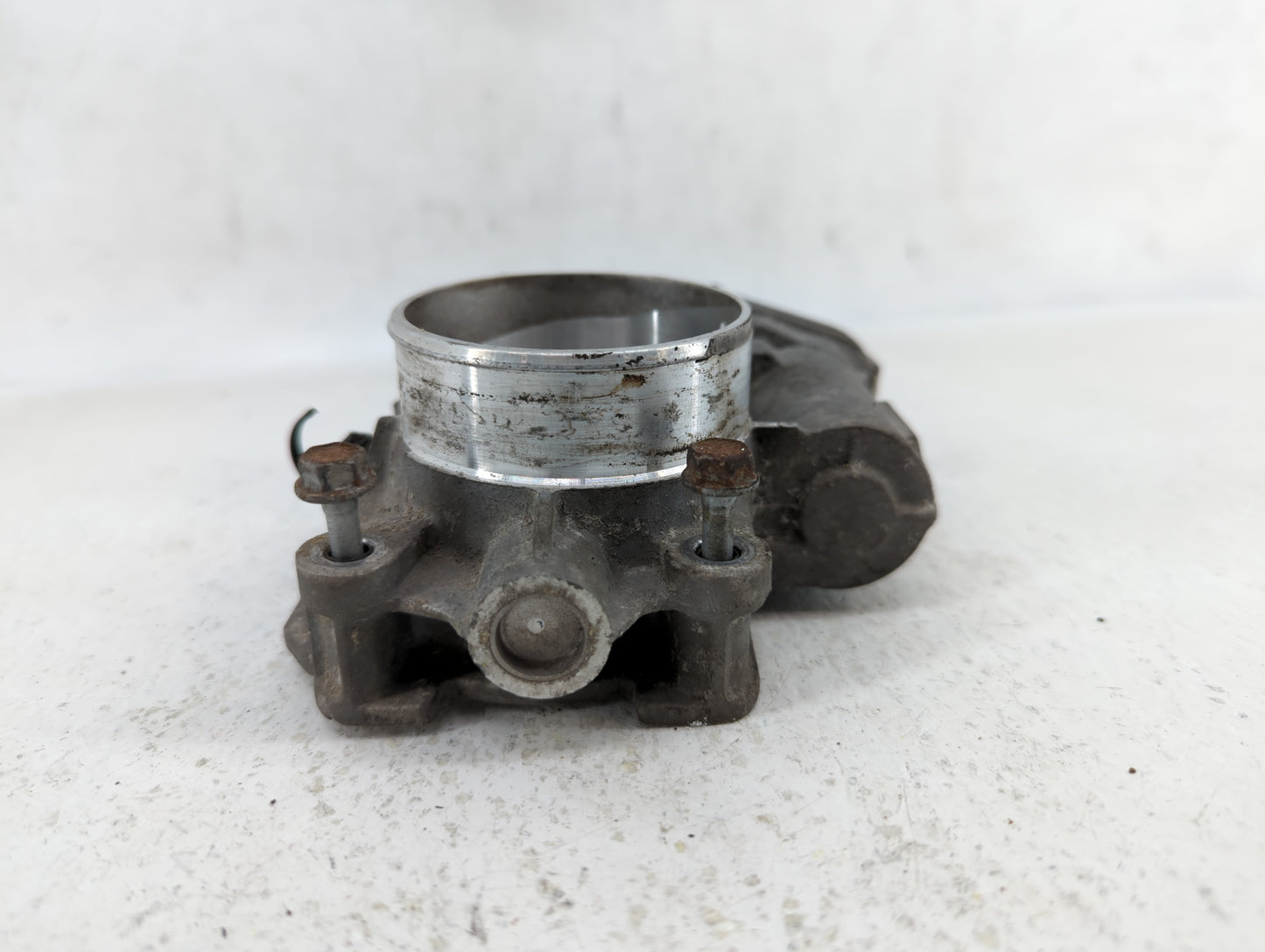 2010-2011 Chevrolet Equinox Throttle Body P/N:9B4G-9F991-A 668AA, 186AA Fits Fits 2007 2008 2009 2010 2011 2012 OEM Used Aut