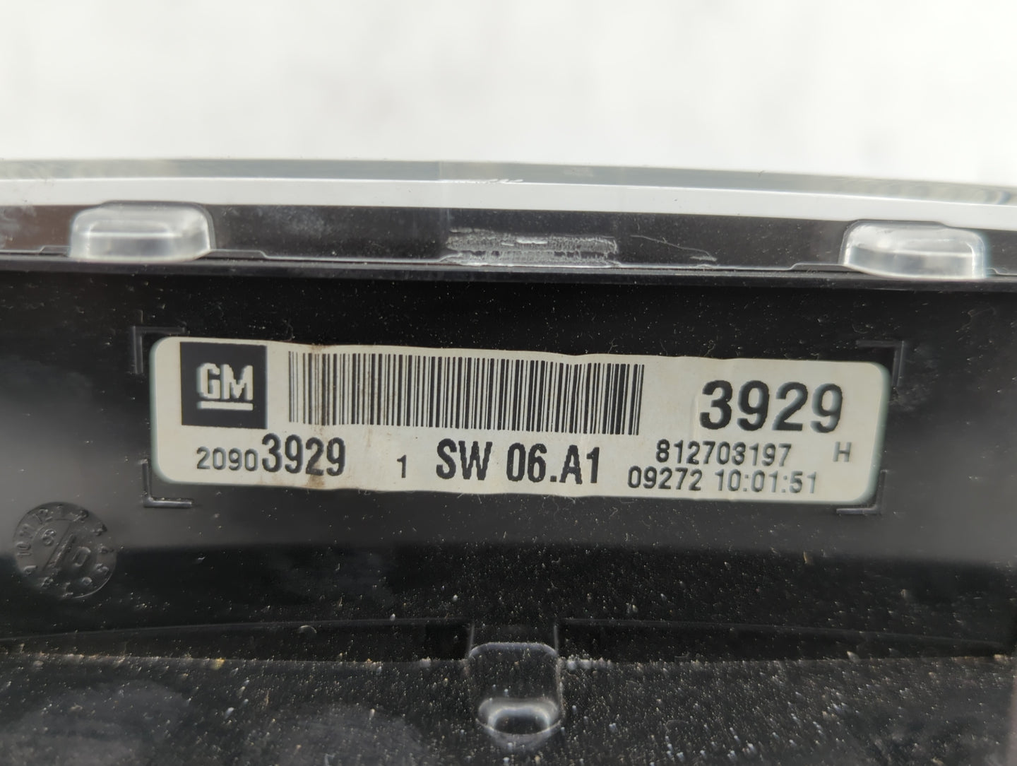 2010 Chevrolet Equinox Instrument Cluster Speedometer Gauges P/N:812703197 20903929 Fits OEM Used Auto Parts - Oemusedautopa