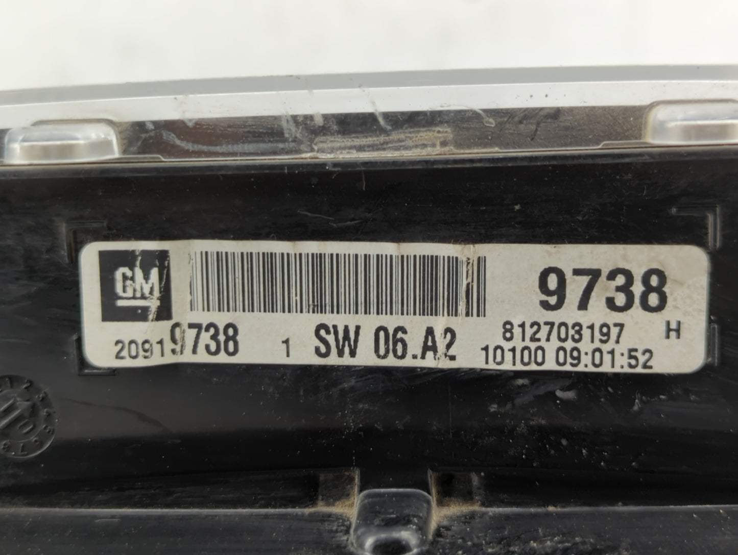 2010 Chevrolet Equinox Instrument Cluster Speedometer Gauges P/N:20919738 20903929, 20838838 Miles: Fits OEM Used Auto Parts