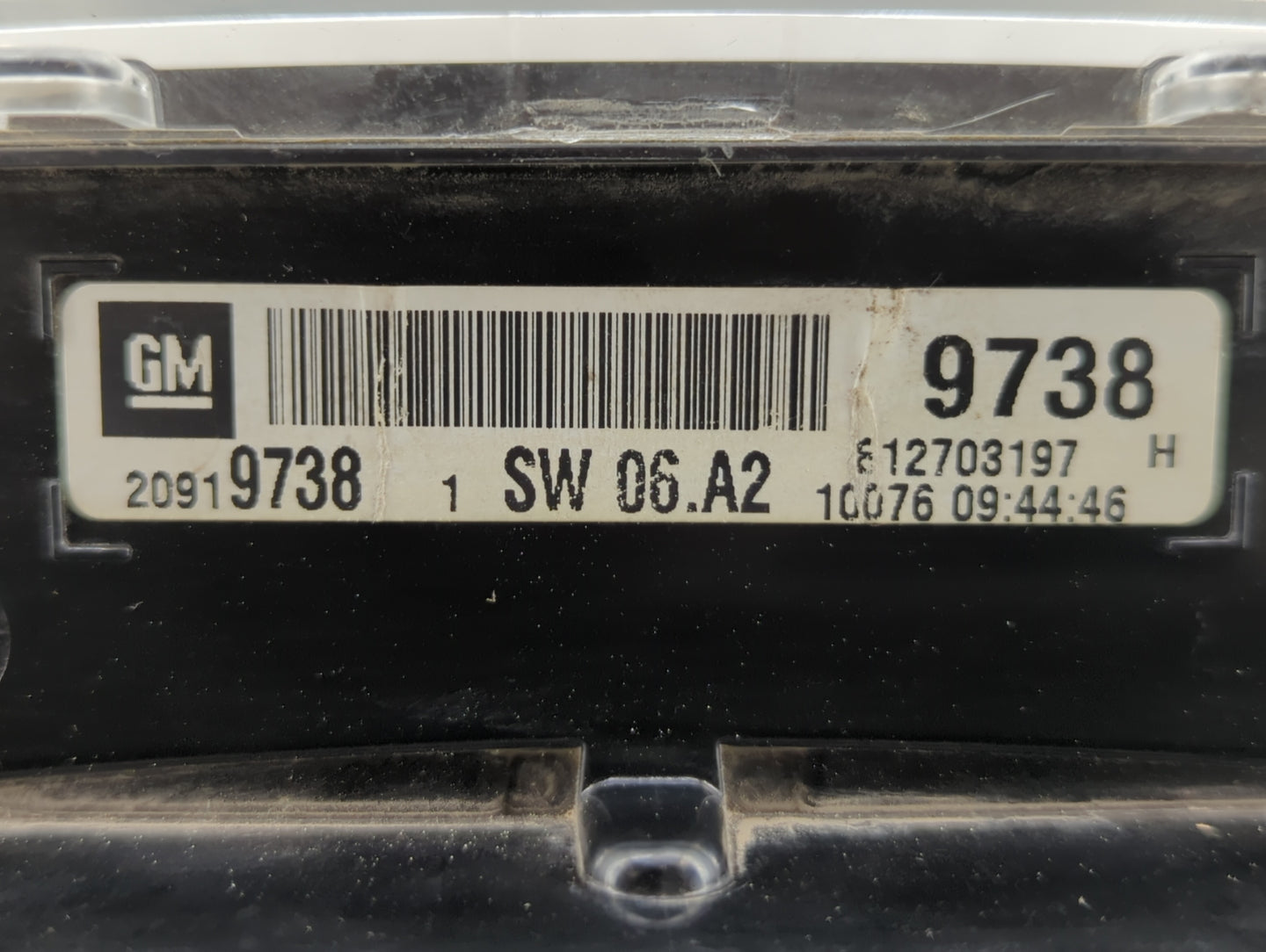 2010 Chevrolet Equinox Instrument Cluster Speedometer Gauges P/N:20919738 20903929, 20838838 Fits OEM Used Auto Parts - Oemu