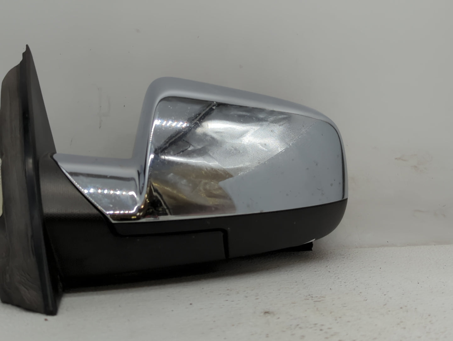 2010-2011 Chevrolet Equinox Driver Side View Mirror - Left Door Mirror OEM Used - Oemusedautoparts1.com