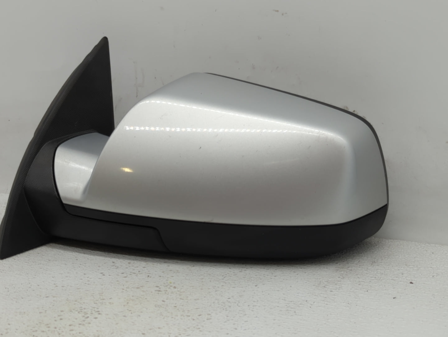 2010-2011 Chevrolet Equinox Driver Side View Mirror - Left Door Mirror OEM Used - Oemusedautoparts1.com