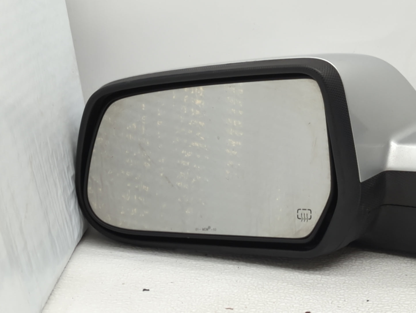 2010-2011 Chevrolet Equinox Driver Side View Mirror - Left Door Mirror OEM Used - Oemusedautoparts1.com