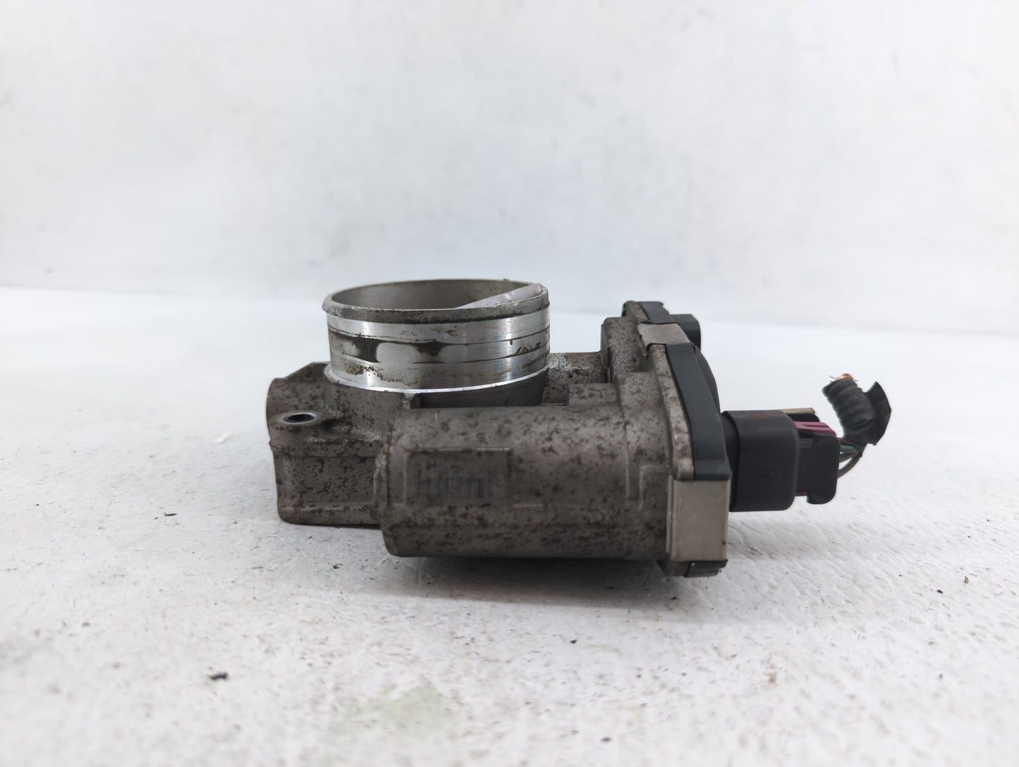 2010-2011 Chevrolet Equinox Throttle Body P/N:9B4G-9F991-A 668AA, 186AA Fits Fits 2007 2008 2009 2010 2011 2012 OEM Used Aut