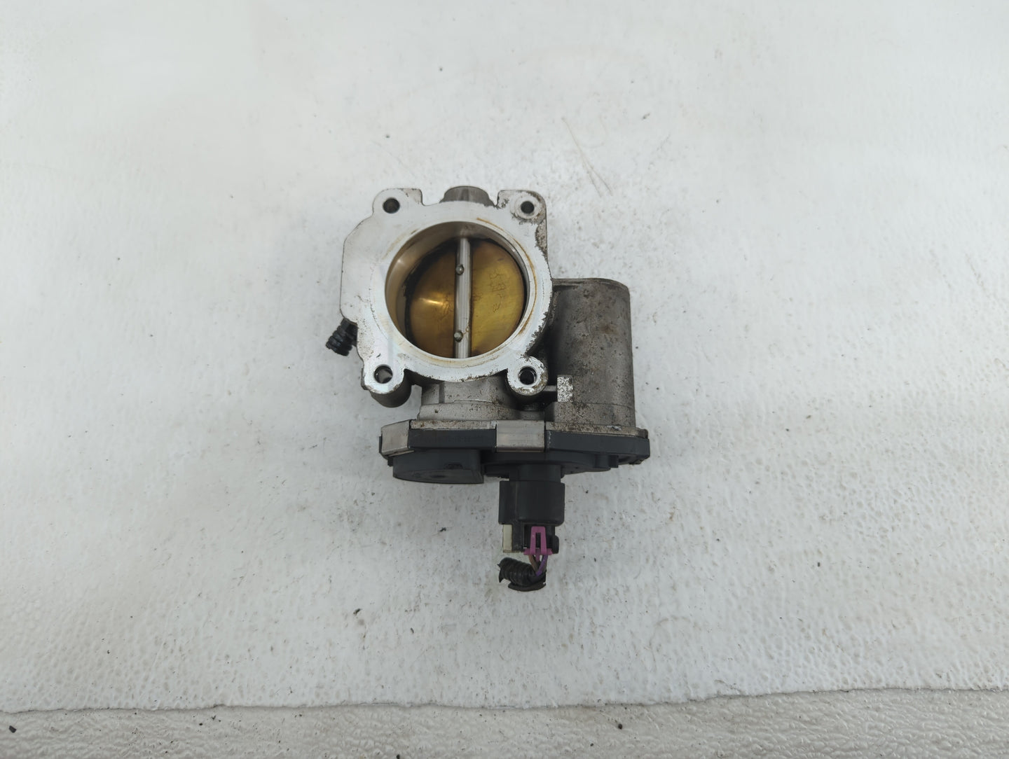 2010-2011 Chevrolet Equinox Throttle Body P/N:9B4G-9F991-A 668AA, 186AA Fits Fits 2007 2008 2009 2010 2011 2012 OEM Used Aut
