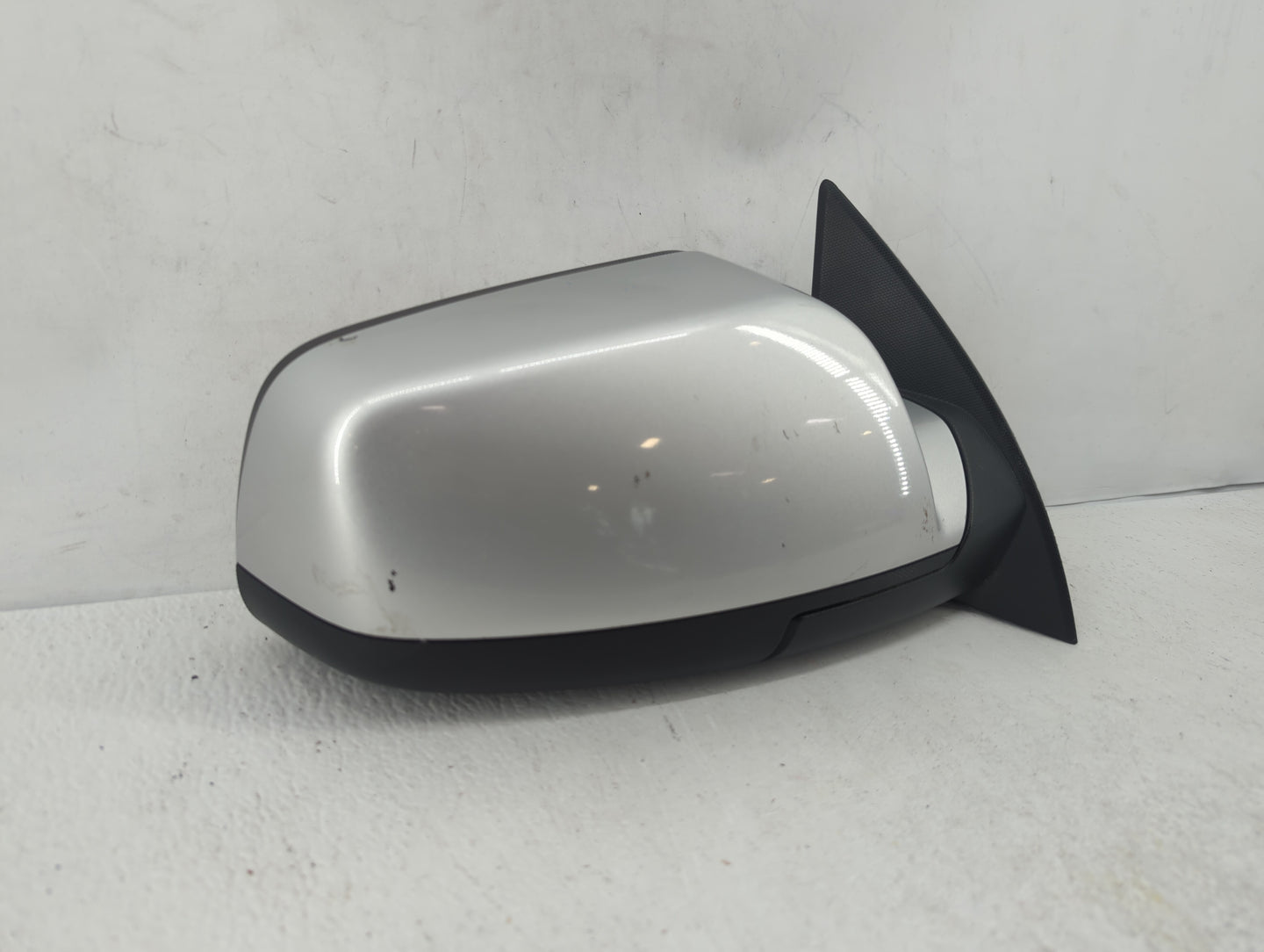 2010-2011 Chevrolet Equinox Passenger Side View Mirror - Right Door Mirror OEM Used - Oemusedautoparts1.com